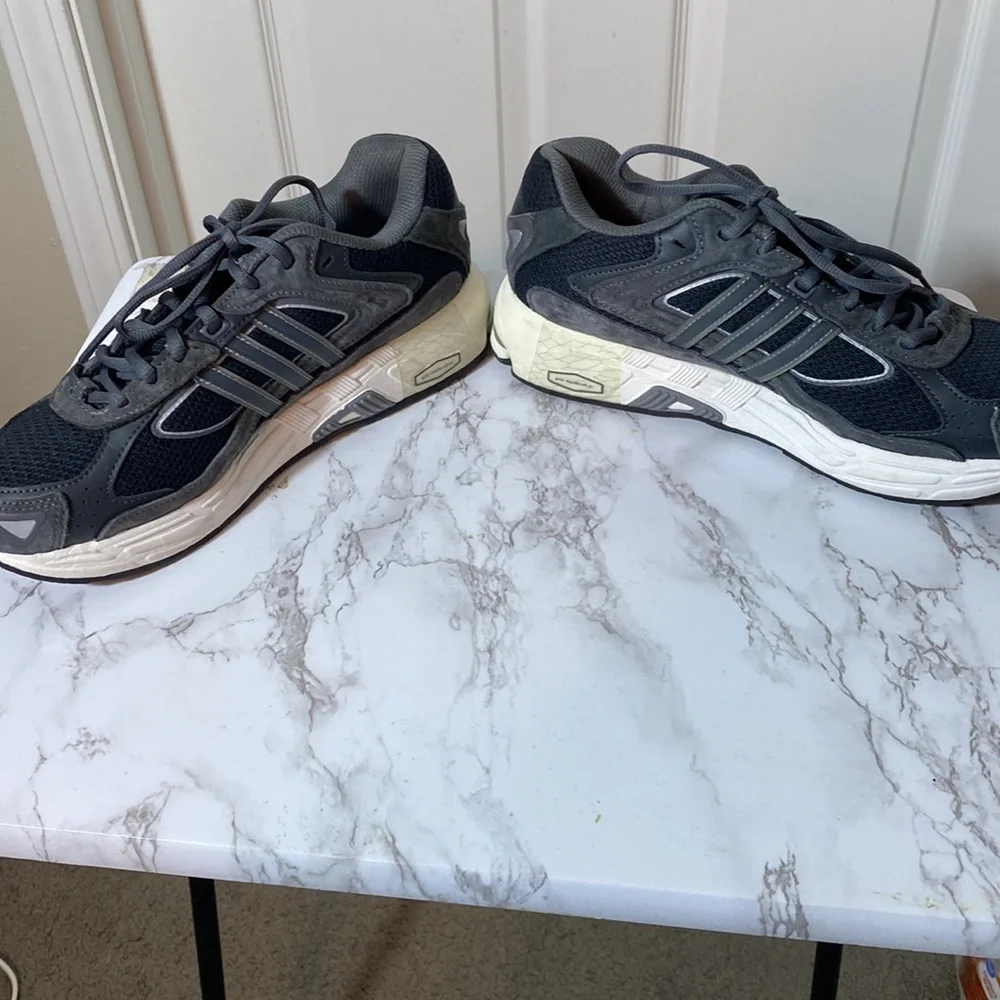 Adidas Response CL Core Black Women's Sneakers 8.5 with Box